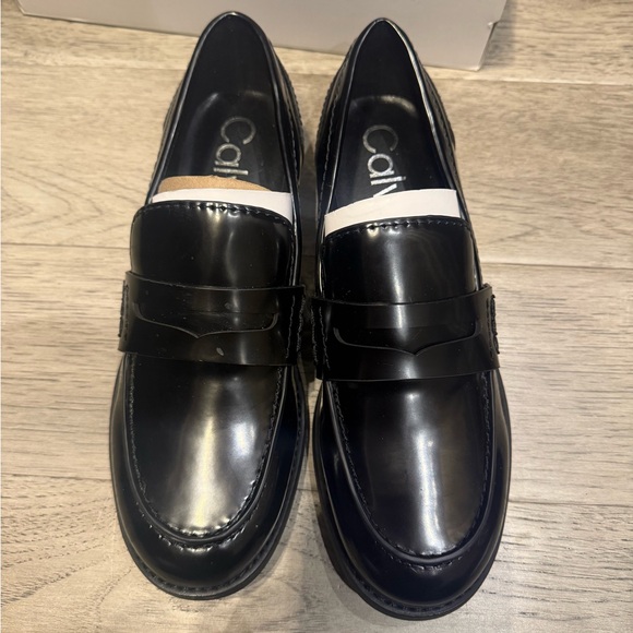 Calvin Klein Women’s size 9 loafers - never worn (still in box) - Picture 6 of 8